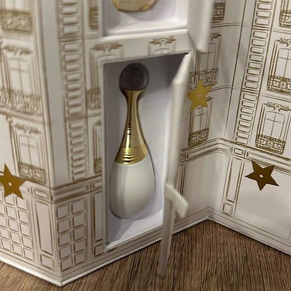 Dior J’adore’s miniature set total of 4 fragrances - Picture 7 of 10